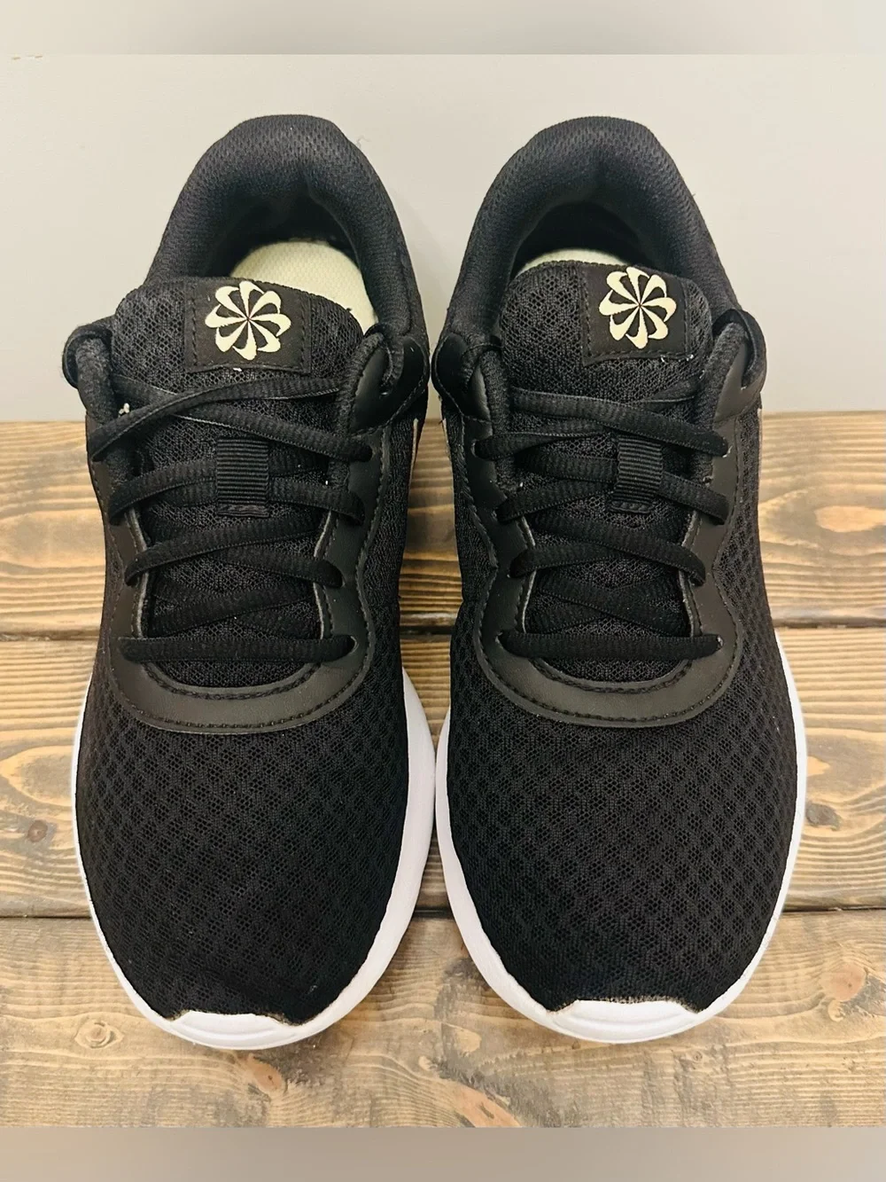 Nike Womens Tanjun Running ShoesDJ6257-001 Black/Rose Gold Women’s Size 7